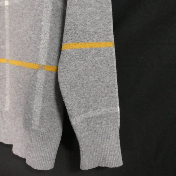 Unbranded | 20 pit to pit measured | Grey Grid - Plaid Turtleneck Sweater - Picture 14 of 14